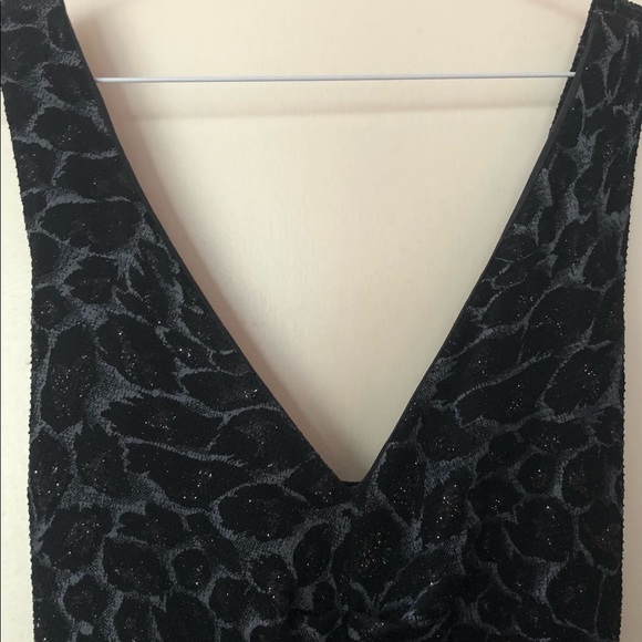 Black and Grey Sleeveless Dress - Picture 2 of 4